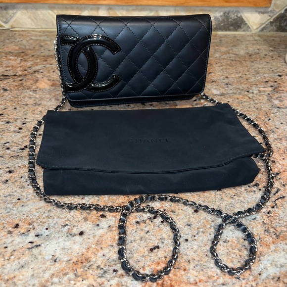 Chanel handbag with dust bag - Picture 1 of 6